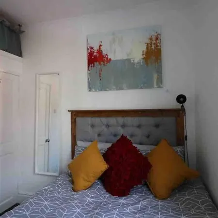 Quirky Central House *